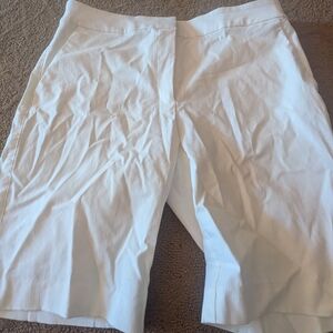White House Black Market WHBM LADIES 8 Crisp White Bermuda SHORTS STRETCH $98